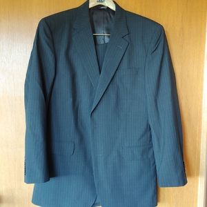 Men's Jos A. Bank suit